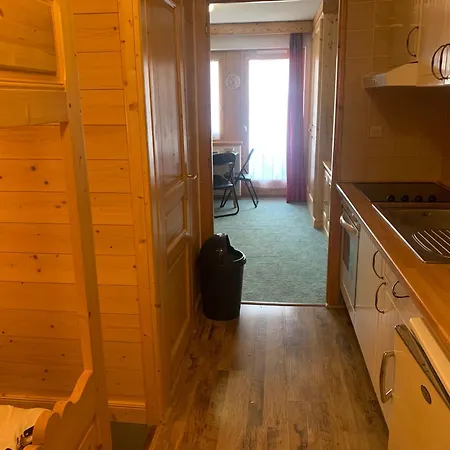 Apartment Aux Pieds A L'altiport, Meribel - Fr-1-411-974 *